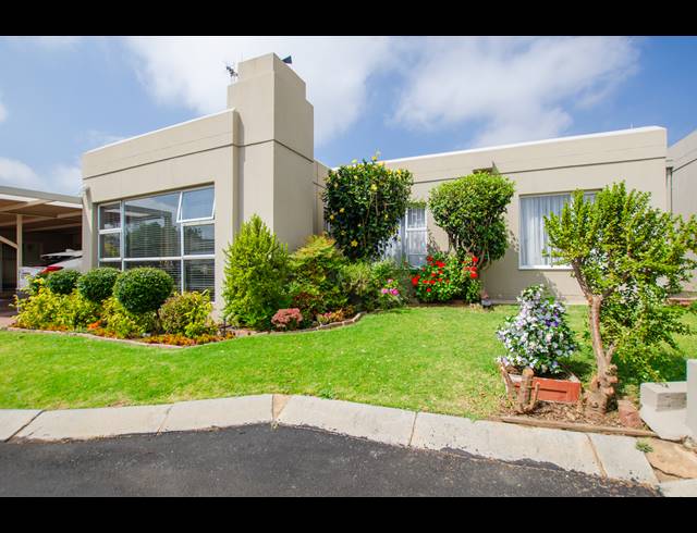 2 BEDROOM TOWNHOUSE FOR SALE IN RIETVALLEIRAND